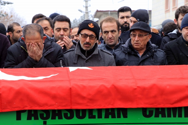 Tren kazasında hayatını kaybedenler son yolculuklarına uğurlandı